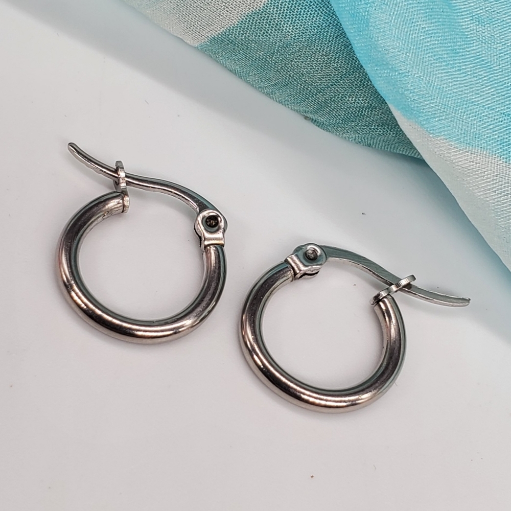 ❤️ Minimalist Jewelry Small Hoop Comfortable Earrings Rhodium Hypoallergenic